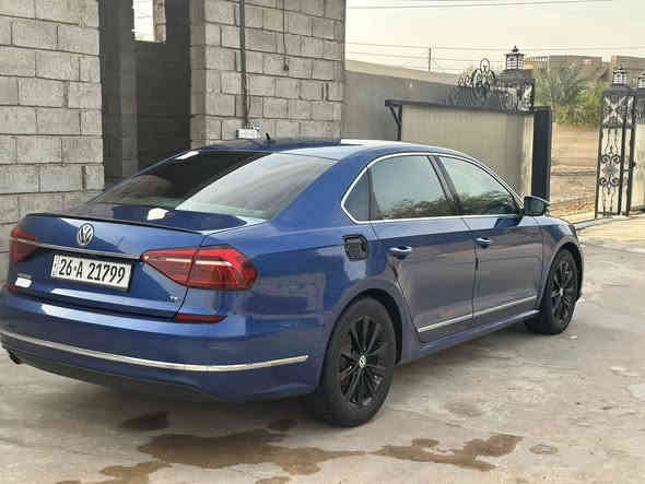 السلام عليكم 
للبيع 
باسات 2017
محرك 1800 توربو 
عداد المسافه K201
السعر 145
مكان السيارة العلم 
صور الضرر موجوده مع الصور
***********
