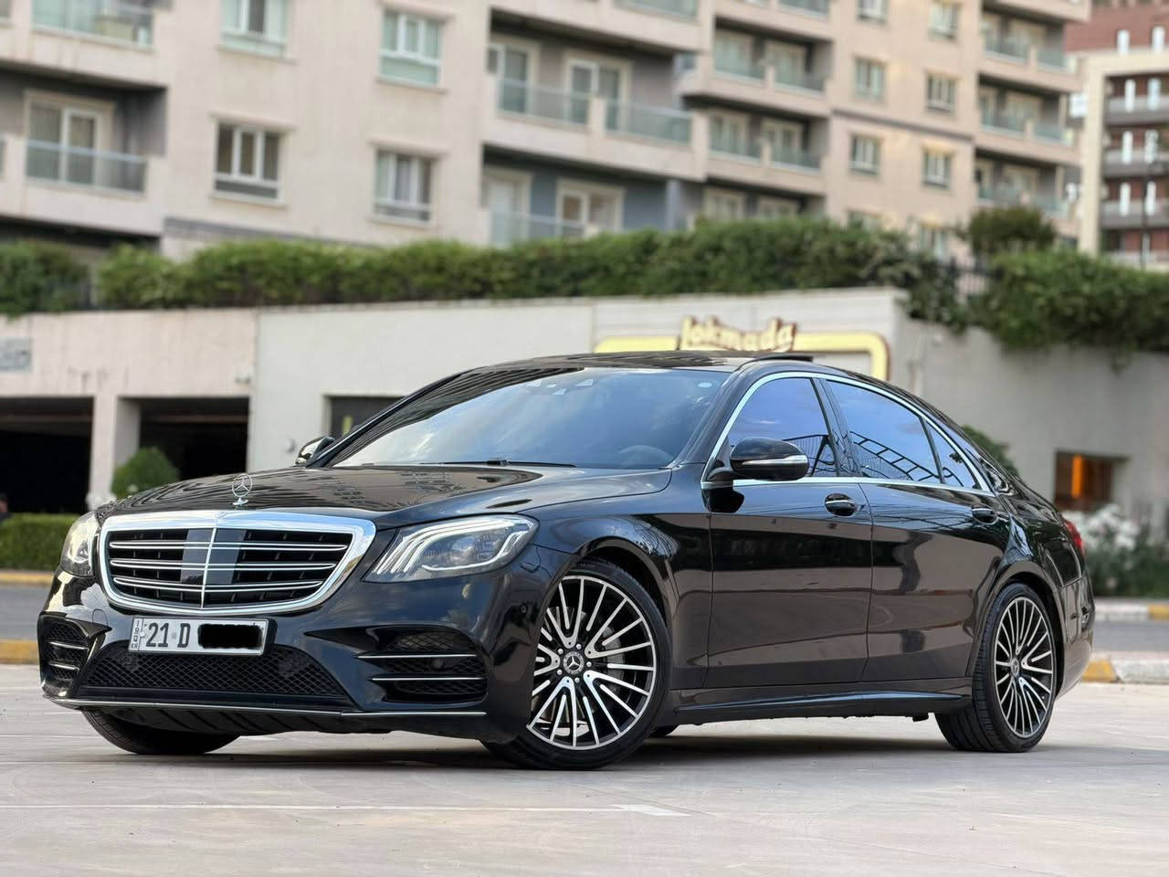 الفخامة الالمانيه بسعر مناسب جدا مارسدس S 550 فووول مواصفات داخل بيج محدثه 21 وارد أمريكي جاملغ خلفي ونص الباب بدون دواخل او ايرباك وبالعراق صار بيه شويه صبغ بالجاملغ الأمامي كير محرك صدر كله بلادي ومابيهم أي نقص صفر مسج رقم وهزه جديد تحويل مباشر مكان السيارة بغداد الكرخ أي استفسار اتصال ع الرقم او وآتس *********** بغداد, العراق
