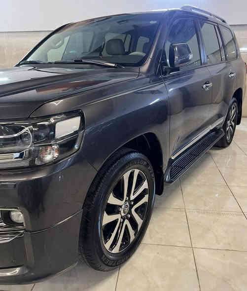 سلام عليكم لاندكروزر 2019 لون مميز 
ماشي 103km سياره جديده كلش ماعده كم مكان pdr عنوانها اربيل سعر 50000$ يعني 5 شدات وبيها مجال شي بسيط رقم لل استفسار ***********گراند تورينك شركه جيهان
