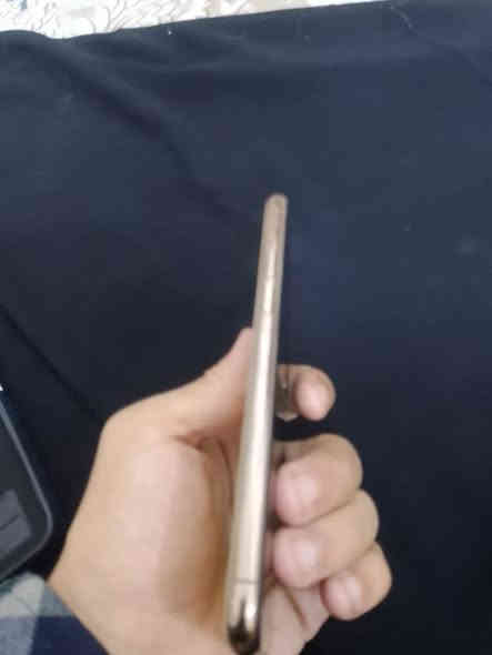 سلام عليكم جهاز البيع ايفون 11برو فقط الجهاز حلو ونضيف الجهاز خطة واكف ولباقي كلة شغال كمرات فيس ايدي كلةًشغال الجهاز وتار ما مفتوح ابد الجهاز مال بيت حلو ونضيف السعر 175وبي مجال الطيبين ويرهم مراوي حسب القناعة الجهاز وتار المكان بغداد العبيدي رقم ***********
