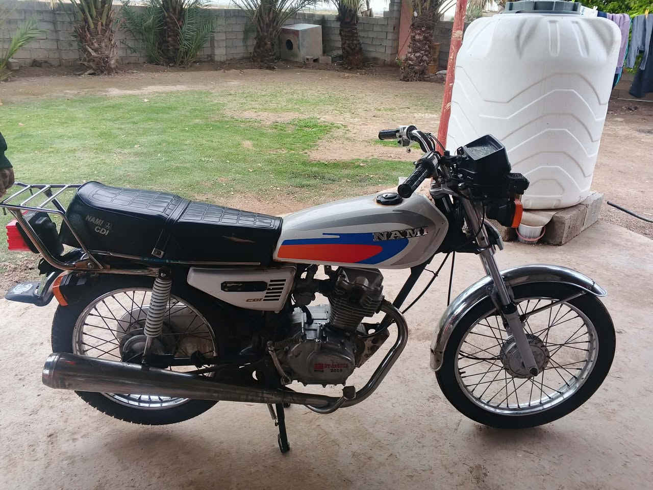 سلام عليكم دراجه للبيع أوراق اصولي دراجه يرادلهه ترتيبات كهربائيات شغاله  السعر 300 وبيهه مجال شي بسيط مراوس يرهم شعدك نزل مكاني ديالى كنعان الإستفسار ***********
