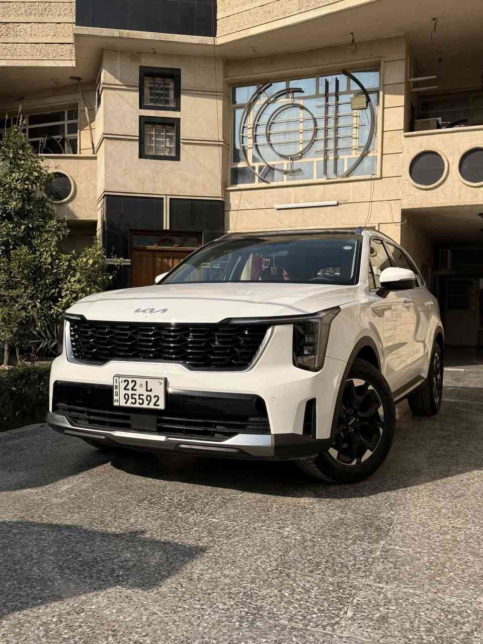 السلام عليكم 
سورنتو ٢٠٢٥ 
٧ راكب
محرك ٤ سلندر 2.5 Mpi.
وكالة اكدال داخل الضمان 
ماشيه 20,500 كيلو متر 
رقم اربيل
مكفولة من كلشي  
—————————————————
بصفة ابواب و تشغيل 
داخل ابيض جلد 
شاشه متصل تدعم ابل كار بلي 
صندوك كهرباء 
بانوراما
انارة داخلية متغير 
لايت LED امامي خلفي 
تبريد ٣ قطع 
—————————————————
السعر 29,600$ و بيها مجال
مكان السياره زيونه 
رقمي 
***********
متواجد واتس اب
