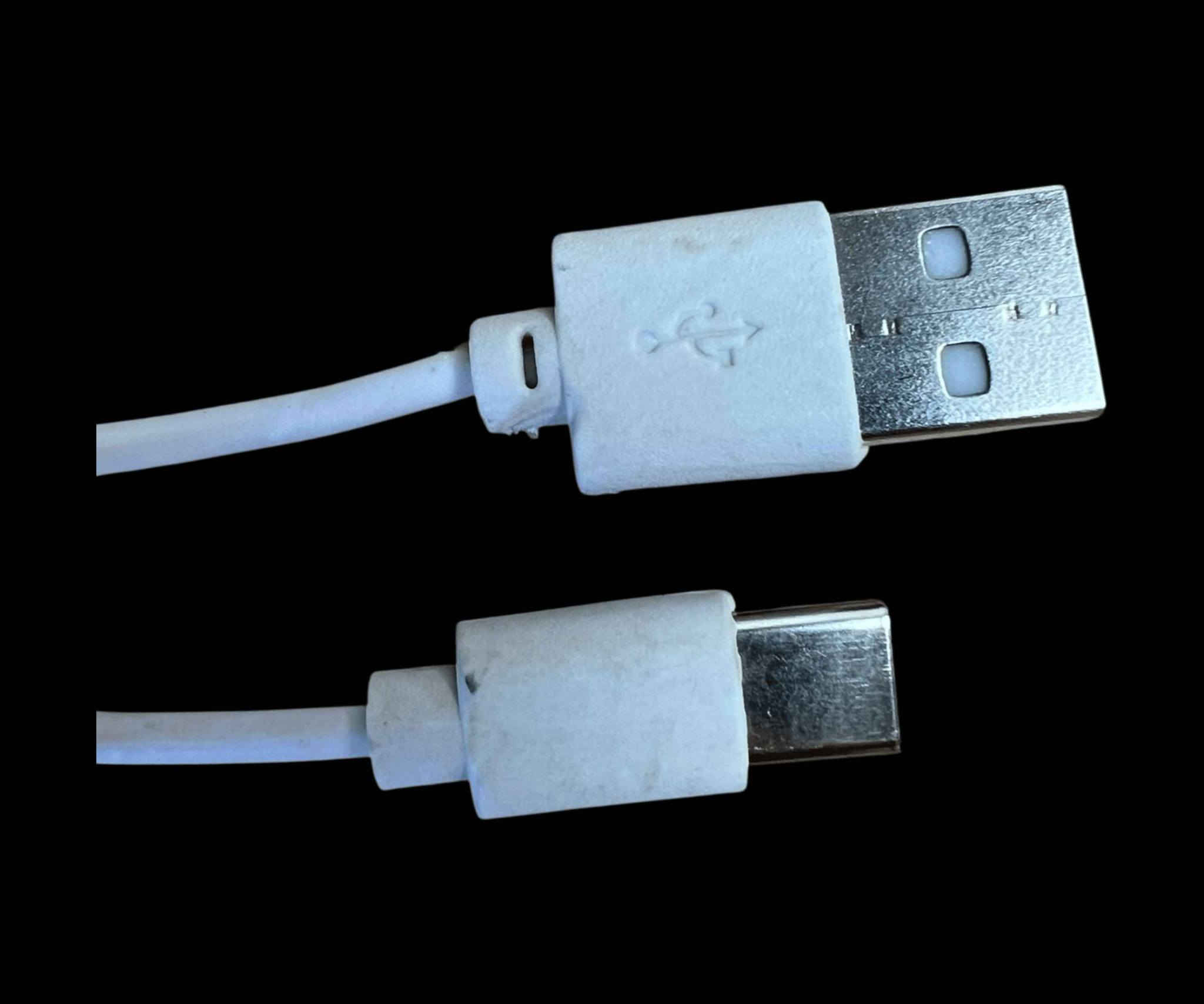 جهاز إذابة اللحوم والأطعمة المجمدة مع تعقيم UVC – موديل DM-016
السعر 20 الف
F
الاستخدامات:

إذابة اللحوم المجمدة بسرعة وأمان (دجاج، لحم، سمك).

إذابة الخضروات والأطعمة المجمدة خلال وقت قصير.

تعقيم الطعام باستخدام ضوء UVC المدمج.

الحفاظ على نضارة المكونات قبل الطهي.

مناسب للاستخدام اليومي في المطبخ المنزلي.

المميزات:

موديل: DM-016

القدرة: 5 واط

الجهد الكهربائي: 5V

يعمل عبر كابل USB

طول السلك: 30 سم

تقنية توزيع هواء ثلاثي الأبعاد لتسريع الإذابة

مصباح تعقيم UVC مدمج للمساعدة في تقليل البكتيريا

تصميم مكوّن من:

- سلة تعقيم
- سلة ماء
- غطاء شفاف محكم

تصميم تصريف سفلي للماء

خامة بلاستيكية متينة وآمنة للاستخدام الغذائي

استهلاك طاقة منخفض

يعمل بضغطة زر واحدة

خفيف الوزن وسهل التخزين

أبعاد الكارتون:

31.5 × 25 × 13 سم

بلد المنشأ: الصين

محتويات الصندوق:

جهاز إذابة اللحوم DM-016

سلة داخلية مثقبة

غطاء شفاف

وحدة مروحة وتعقيم UVC

كابل USB

دليل استخدام

الملاحظات:

لا ينصح بالنظر مباشرة إلى ضوء UVC.

يُفضل شحن الجهاز بالكامل قبل أول استخدام.

لا يُغمر الجزء الكهربائي بالماء.

يُستخدم فقط لإذابة وتعقيم الطعام، وليس للطهي. بغداد, العراق


**إذا كنت صاحب هذا الإعلان وتريد حذفه لأي سبب، رجاءا أرسل رسالة إلى الدعم الفني**
