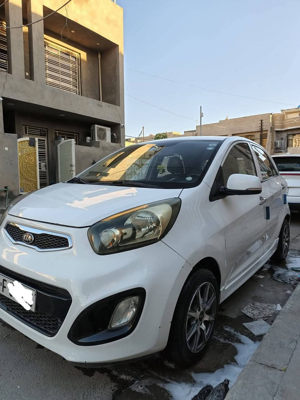 سلام عليكم كيا بيكانتو موديل 2013 خليجيه رقم اربيل بأسمي مواصفات مري شفط و اشاير بألمري شاشه تاب بيها قطعه وحده صبغ و باقي ملاحظات بسيطه السعر 85 و بيها مجال بسيط مكان السياره بغداد رقم التلفون ***********
