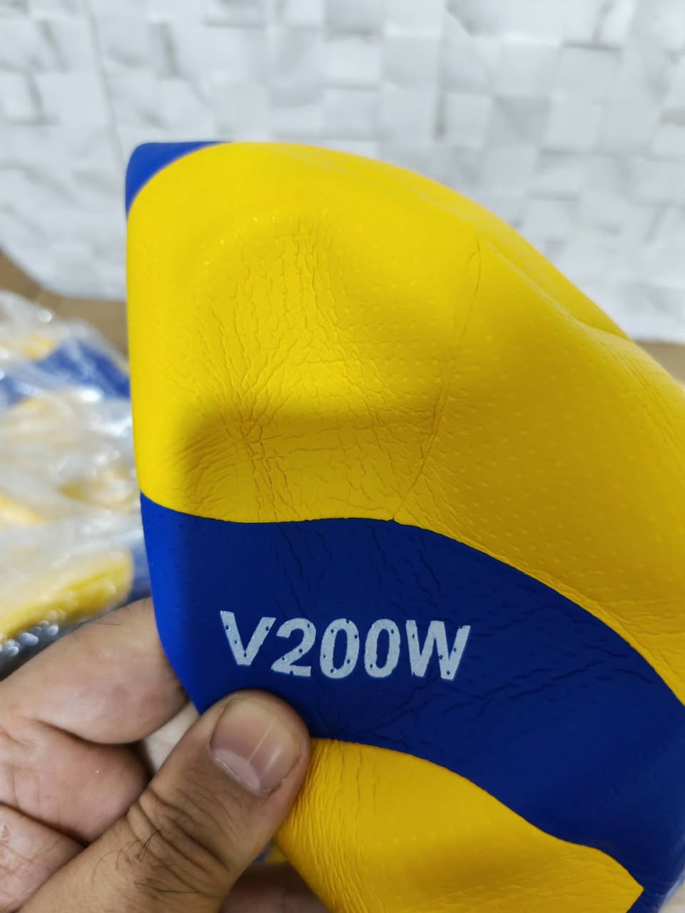 متوفر 5 قطع كرة الطائرة Mikasa V200W ماركه تايلند.


**إذا كنت صاحب هذا الإعلان وتريد حذفه لأي سبب، رجاءا أرسل رسالة إلى الدعم الفني**