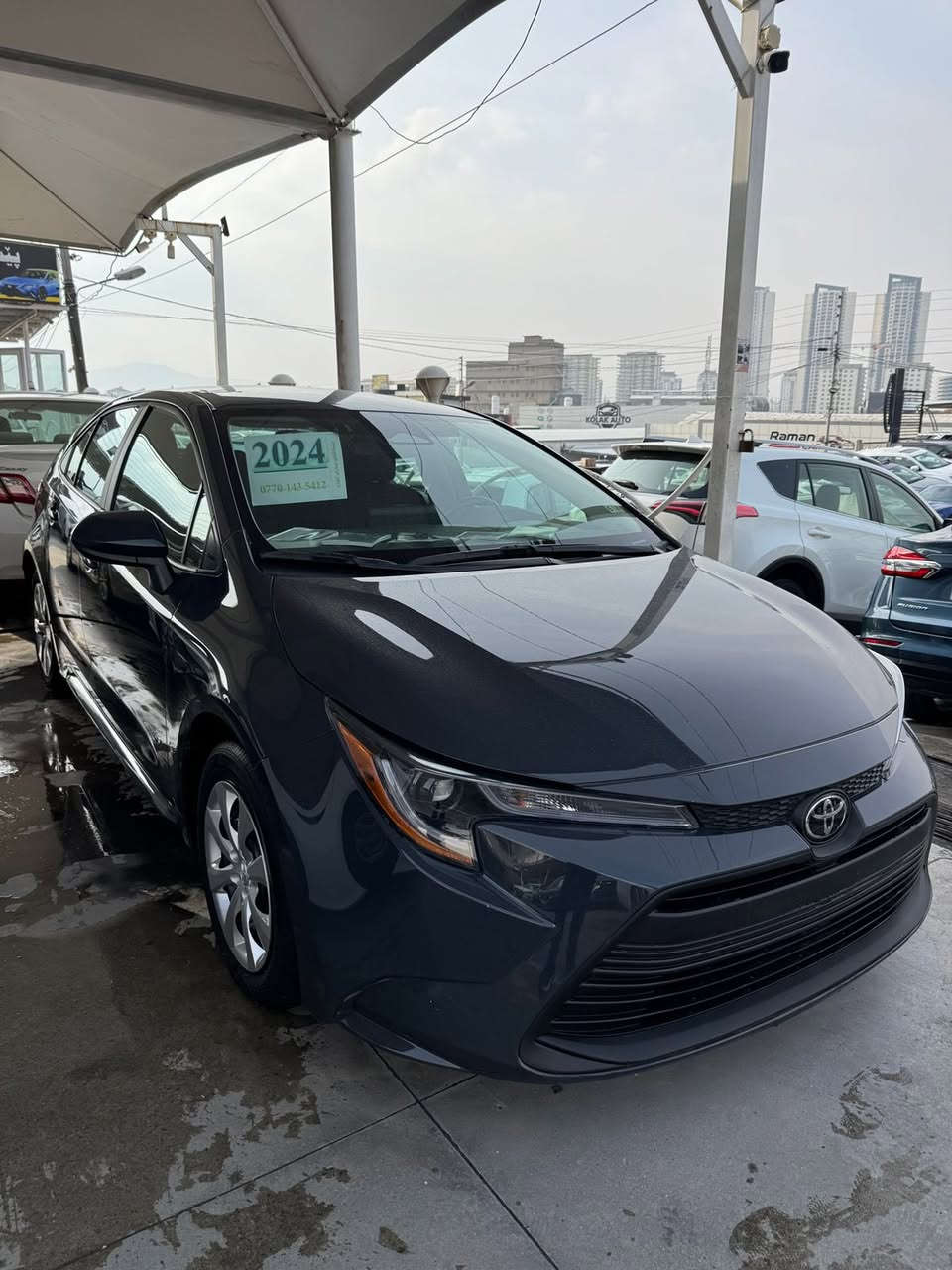 تیۆتا کرۆلا مۆدێل 2024مواسەفات LEشاشە کامێرا برێک بەسمە  ڕادار و ئۆتۆ ستۆپ پێش کەپسە بەس سنووقی بۆیاخە هیچی تری نیە بێ ناو بێ ئێرباگ سعر 157گەڵا کاتی نەشکاوە کەی کڕیت بڕۆ ڕەقەمی کە بێکێشە  
ژمارە تەلەفوون ***********
