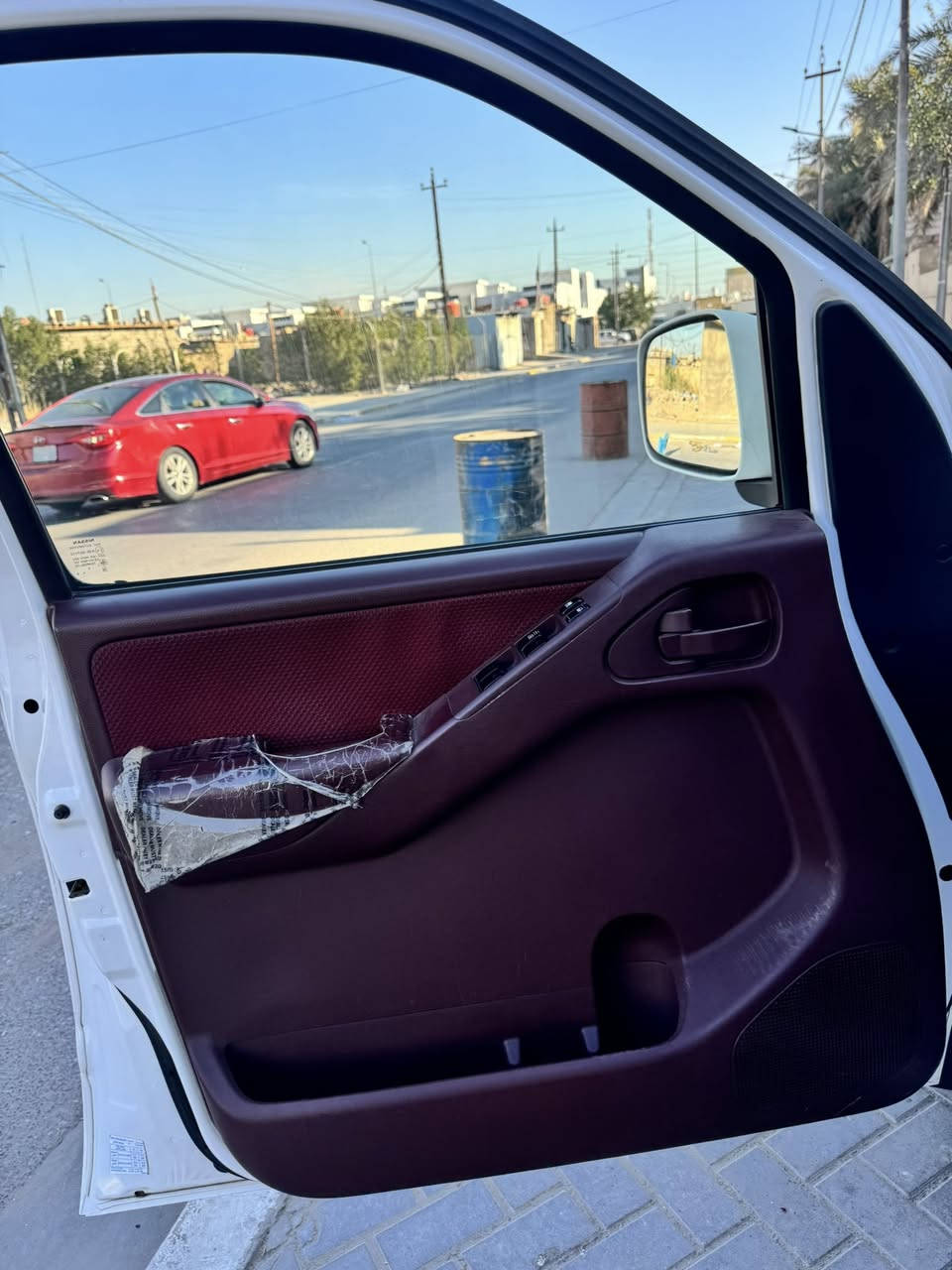 السلام عليكم

نيفاره 2013
سيارة جديده بمعنى كلمة
بسمنه رقم جديد (بصرة)هزه جديده
رقم مميز 
مكينه او كير او اكسل كفاله
تخم تاير جديد 
حداديه 100/100
ماشيه 65
سياره بيه بارد 2فقط موضح بصوره 
الباقي كفاله من كلشي 
المكان البصرة
رقم ***********
سعر 145 بيه مجال قليل 
عليه بعافيه الي ياخذها@
