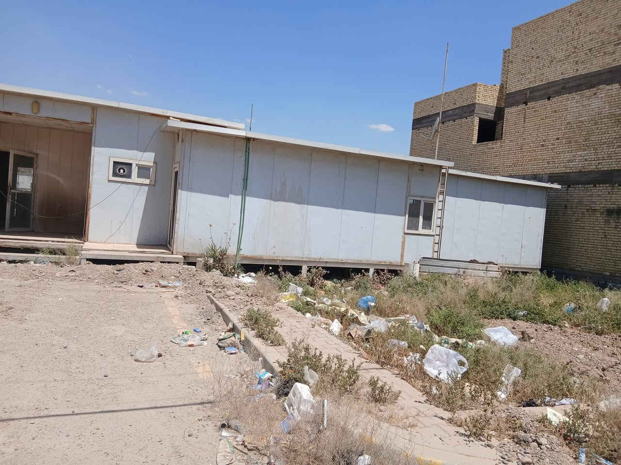 السلام عليكم عندي ١٥٠ مترسندويج جدار١٥٠ؤسقف ١٥٠ مثل ماموضح بالصورة تجي شوف بعينك ونتفق مكان بغداداستخدام قليل ***********تريدتاخذة هيج
