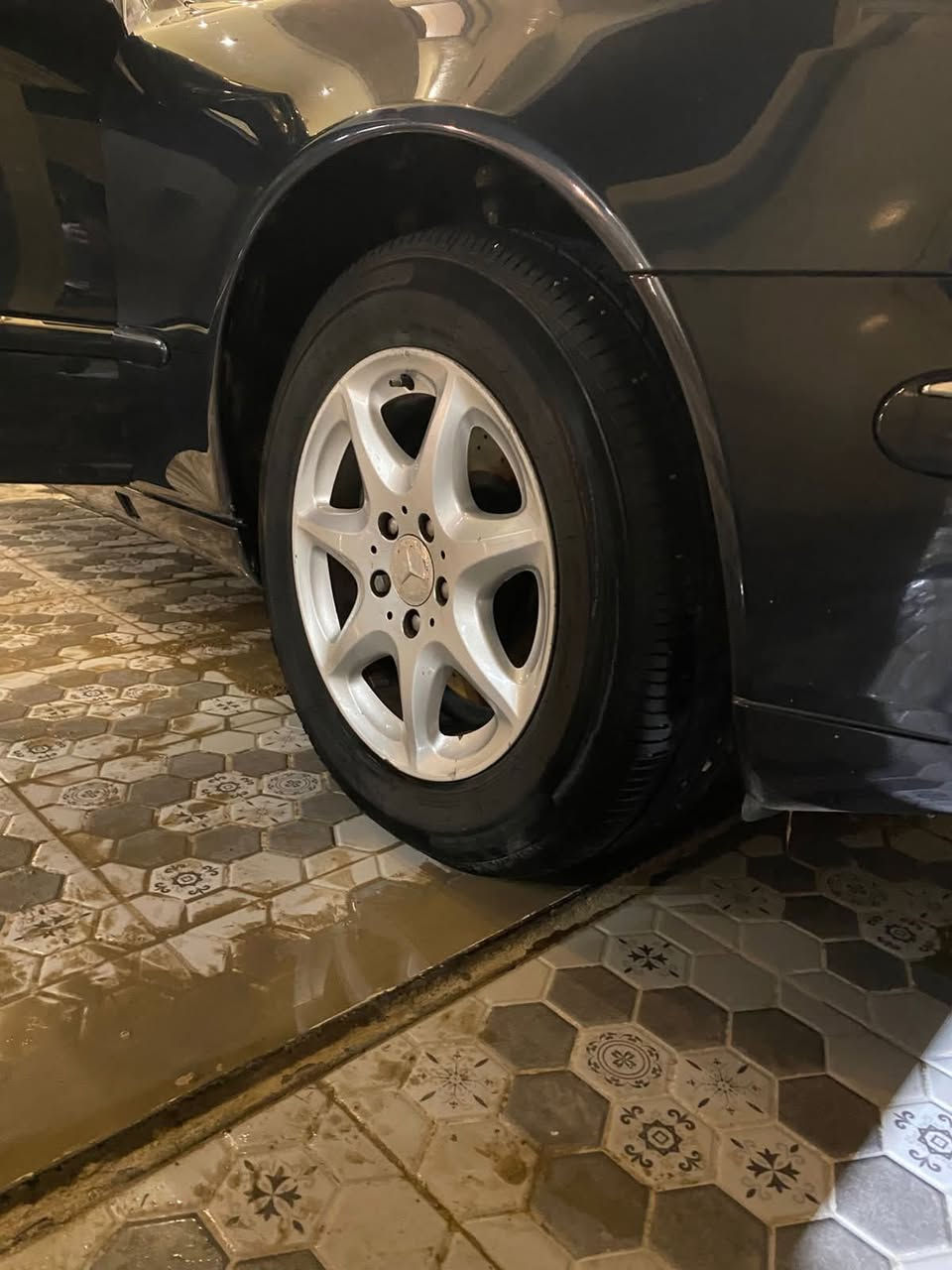 📌 مكلف بالنشر
غواصه 2001 مسجله 2005 اصولي 
رقم صلاح الدين تسجيل جديد
500 8 سلندر 
باب طويل 
مكان السياره الرمادي 
السعر  95 و بيها مجال بسيط 
للاتصال ‭0781 020 6004‬
