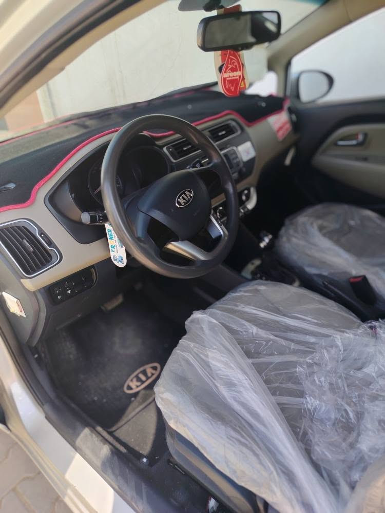 سلام عليكم كيا، ريو هاتشباك خليجي موديل 16 محرك 16 دوش المرغوب كير تبريد تدفئه خير من الله رقم اربيل بطاقه بانزين موجود بيها ممشاها 131 km سياره باسمي تحويل ثاني يوم ضرر سياره ثلث قطع كلير بدون حادث بدون قطره معجون اثر شخوط من الخليج مع مكانين بارد وبيها جراد بلقماره والبنيد  سياره مابيها اي نقص حداديه تايرات جام امامي هزه كله جديد سنويه لنهاية 2028 السعر 85 بي مجال بسيط لشراي مكان السياره كركوك رقم التلفون *********** كركوك, العراق
