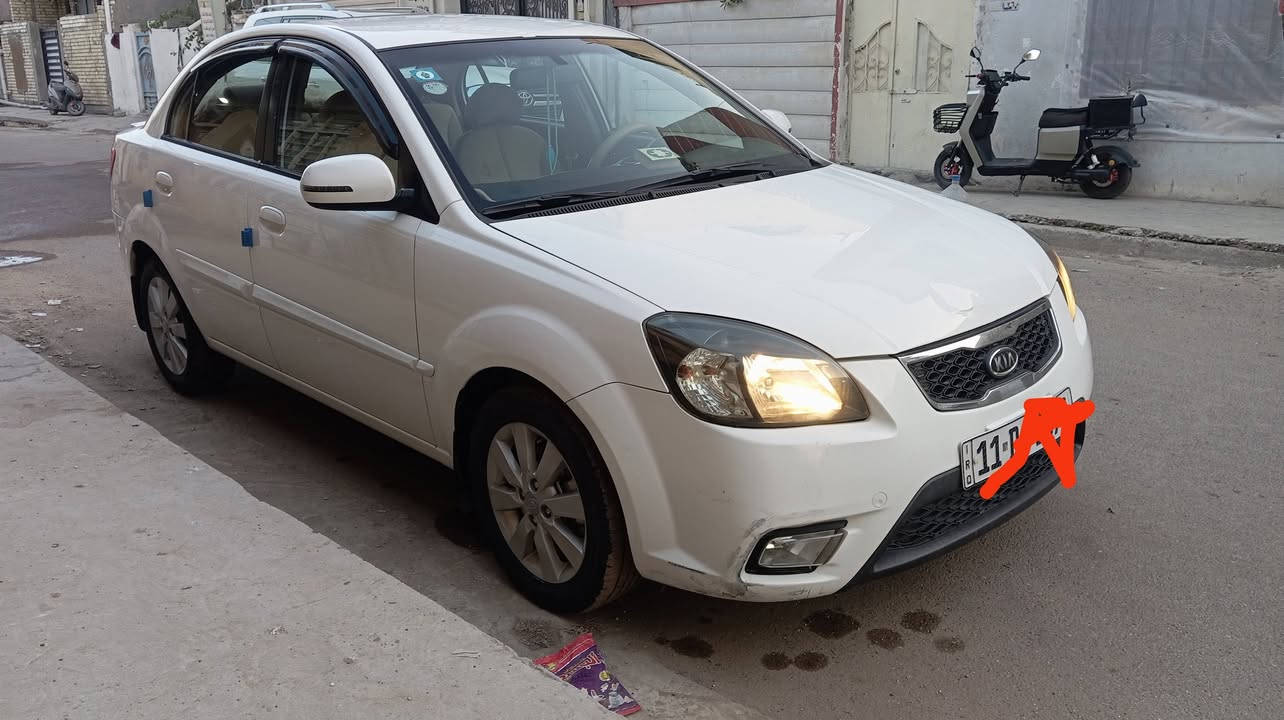 السلام عليكم ريو 2012 خليجي محرك 1600 تخم تاير جديد بيه بخ بنيد بدون دواخل مع جوه الرقم الخلفي شبر  الباقي مكفول  السعر 103 وبيه مجال بسيط ***********  عبدالله
