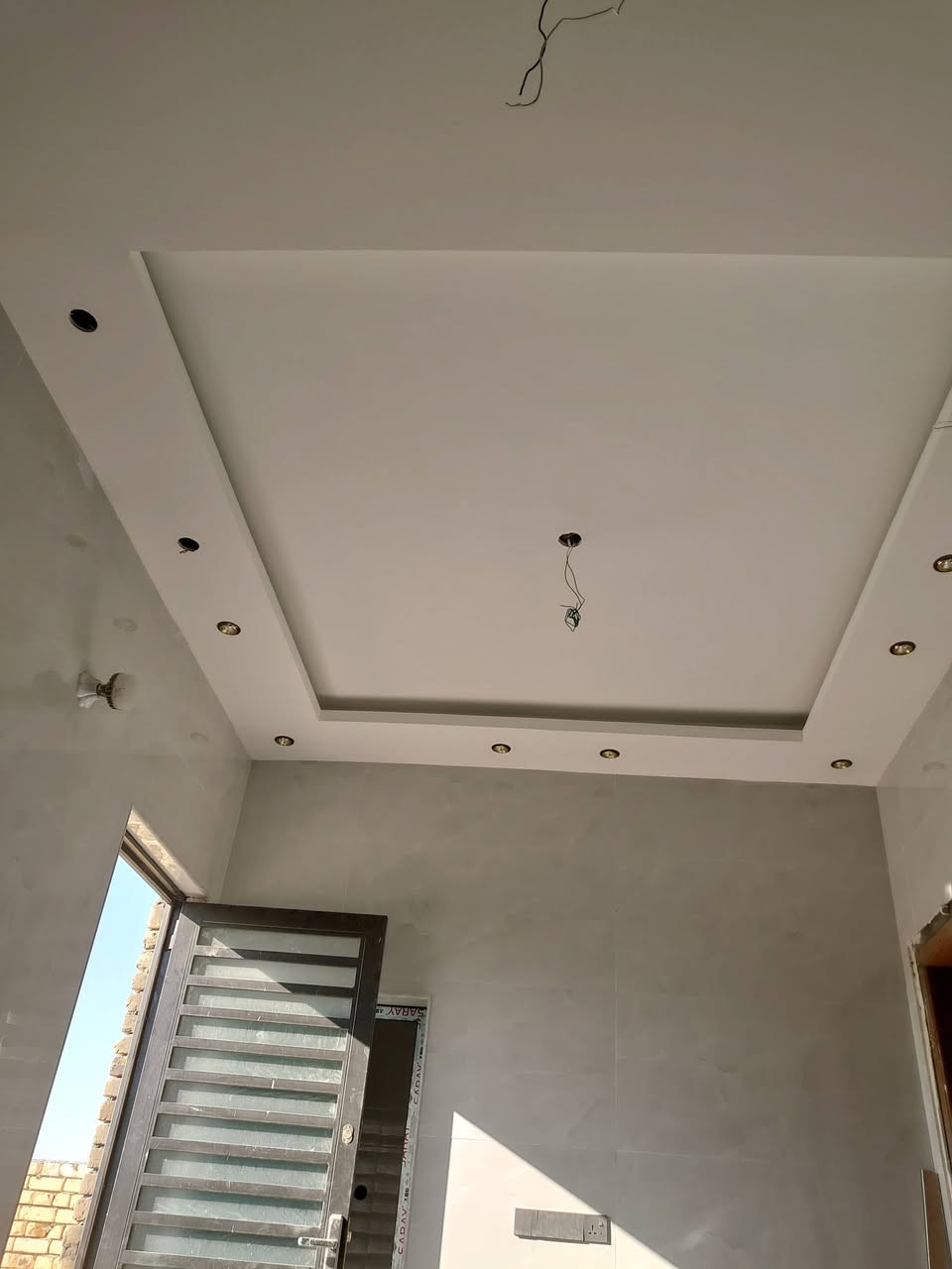 اللهم صل على محمد وآل محمد.         مجموعة من بعض اعمالي من ديكور وتصميم واصباغ 
نعمل جميع انواع الديكور الداخلي جبسوم بورد وبوردكس وتغليف بلاستك والاصباغ كافة والخارجي نعمل البورسلين الميكانيكي والفرونتك وباسعار تنافسية ومناسبة والعمل بالضمان من المواد كافة
للطلب والاستفسار الاتصال على ***********
