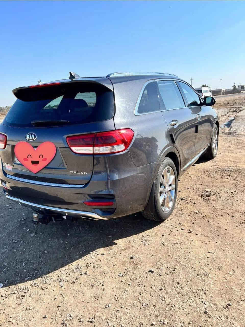 للبيع فقط بدون مراوس
✨كيا سورنتو  SXL اعلى فئة☑️☑️
موديل 2018 وارد امريكي حادثها بسيط ماشيه 136 فقط 
رقم بغداد الانكليزي الجديد مشروع وطني
فول مواصفات 1/1
_ 6 سلندر 
_7 راكب 
_3 قطع تبريد
_بردات خلفيه بلاديه 
_ بانوراما 
_كراسي جلد كهرباء 
_داخل قرميدي 
_هيترات بالكراسي 
_لد خلفي وامامي 
_كشن ذاكره
_رادار جانبي
_صندوق كهرباء 
_دخول ذكي
_بصمات أبواب + تشغيل 
_ مرايات جانبيه ع الريمونت
السياره فول. وارد امريكي 
بيها مكانات صبغ بدون دواخل 
بدون تبديل جديدة جدا 
وجاهزه من كلشي 
رقم بغداد تحويل مباشر

رقم صاحب السيارة للاستفسار ☎️  ☎️  
***********
***********6
