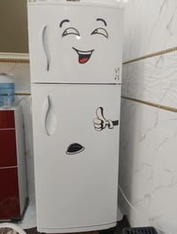 ثلاجة • نظيفة • شرط تجميد