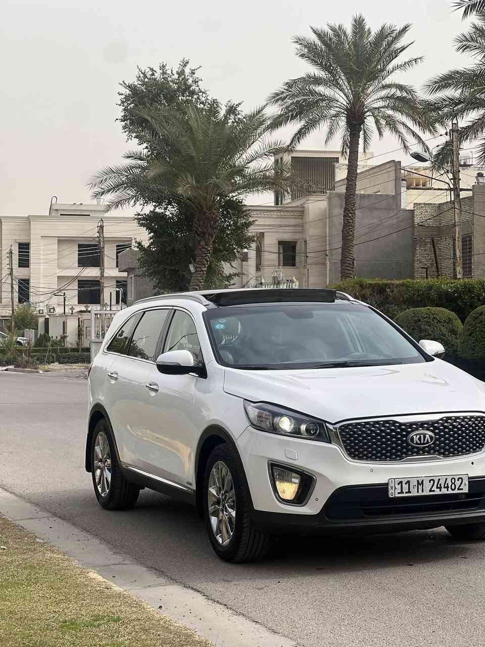 سورنتو 2017 خليجي 
محرك 6سلندر 
بيه صبغ شبر الصندوق من فوك
وكم مكان بارد 
ماشيه 117 الف 
فول 1/1 كويتي
بانوراما 
بصمه 
هند بريك بصمه 
فور ويل 
حساس امامي خلفي 
كشنات جلد قرميدي
بردات خلفيه 
كشنات تدفئه تبريد 
كشنات كهرباء 
صندوق كهرباء 
ويل كب كروم 
تبريد 3 قطع 
مري شفط 
وباقي المواصفات المعروفه
السعر 225 $ وبيه مجال 
مكان السياره بغداد حي الجامعه 
☎️ ***********
