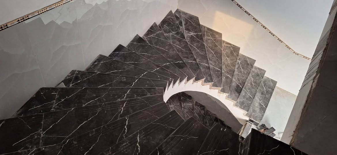 خلفه سیرامیک شغل درجه اوله متفرق حالیاً ***********
