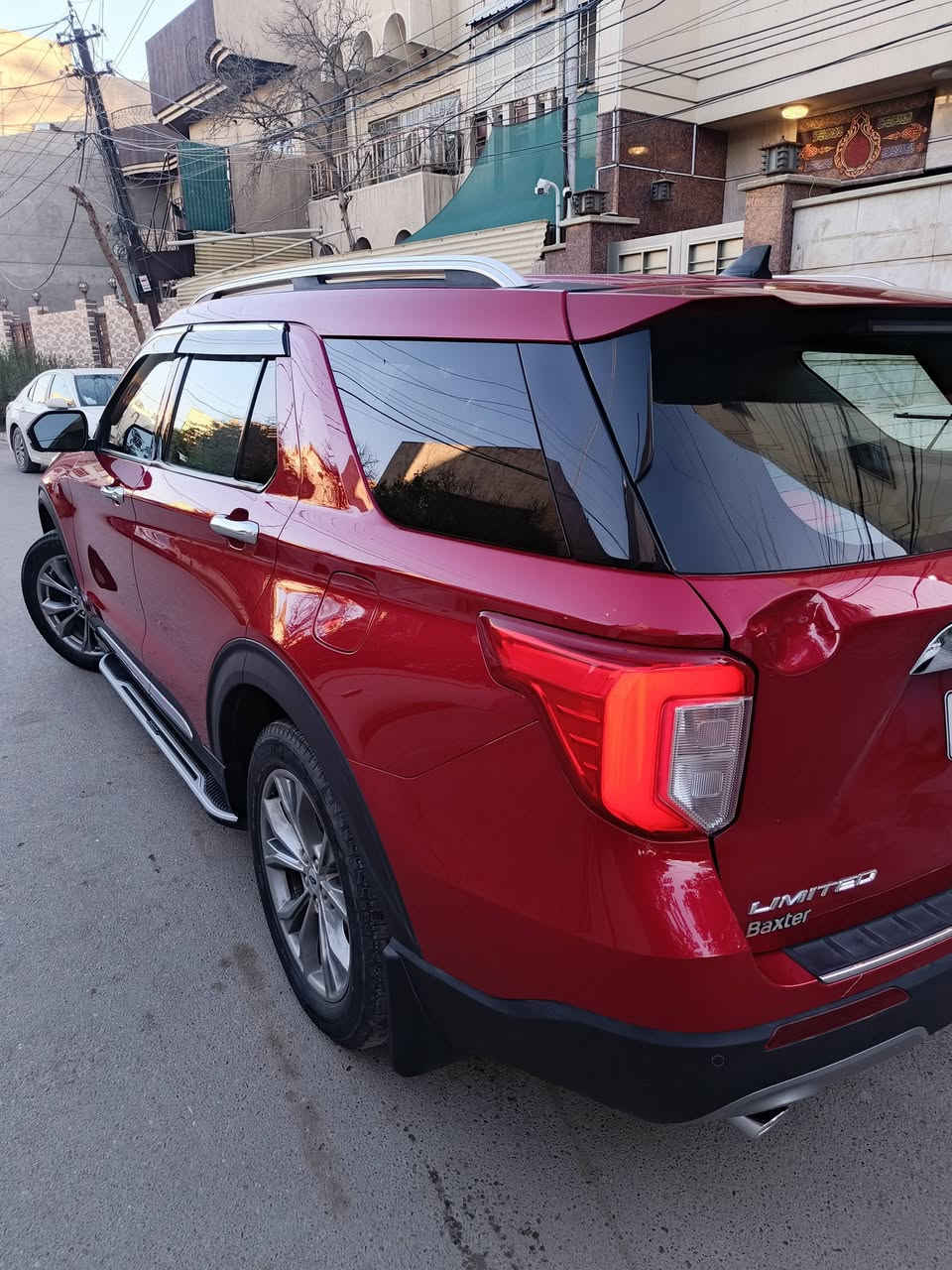 السلام عليكم
فورد اكسبلورر موديل 2022 رقم اربيل ب اسمي تحويل مباشر
محرك 2.3 توربو 
دفع رباعي Awd
ماشية 42 الف ميل قابل للزيادة 
السيارة بدون حادث ولله الحمد 
نظيفة جدا تعتبر كلين 
ايرباكات سليمة بالكامل 
الضرر فقط طعجتين بالصندوق ورصعات بجانب عكس السائق اثر مواد بناء والسيارة على وضعها بدون اي تعديل من امريكا 
تقرير كار فاكس موجود عندي للمهتم مكتوب ضرر طفيف 
السيارة مواصفات ليمتيد 
بانوراما 
مقاعد كهرباء السائق والمرافق 
لايت اوتو عالي ناصي 
قيادة شبه ذاتية 
فرملة طوارئ 
المقاعد الامامية تدفئة  وتبريد 
الخلفية تدفئة 
تدفئة مقود
مقاعد الصف الثالث تطوى كهرباء 
بردات 
٤ كامرات + رادارات 
وهواية مواصفات بيهه بعد 
ضايفلهه دوسات بلادية 
 شادلهة كامرة داشكام + مراية مباشرة العرض 
السيارة الحمد لله ما بيها اي مشكلة كهربائية او ميكانيكية وممفتوح بيها اي شي ولا مبدل بيها شي على وضع امريكا
مكان السيارة بغداد
السعر 275$ وبيهة مجال بسيط 
للتواصل ***********
