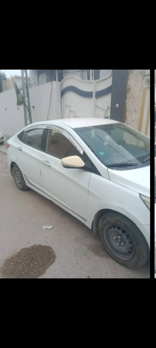 السلام عليكم للبيع اكسنت مديل ٢٠١٦ خليجي                محرك ١٤٠٠ السعر ٧٨ وبيها مجال للشراي وبيه مشروع وطني الضرر جاملغ مبدل ومصبوغه حزام اثر دحجاتتتت
المحرك والكير مكفول
السنويه بأسمي ثاني يوم احوله الك 
التواصل علئ رقم ***********
