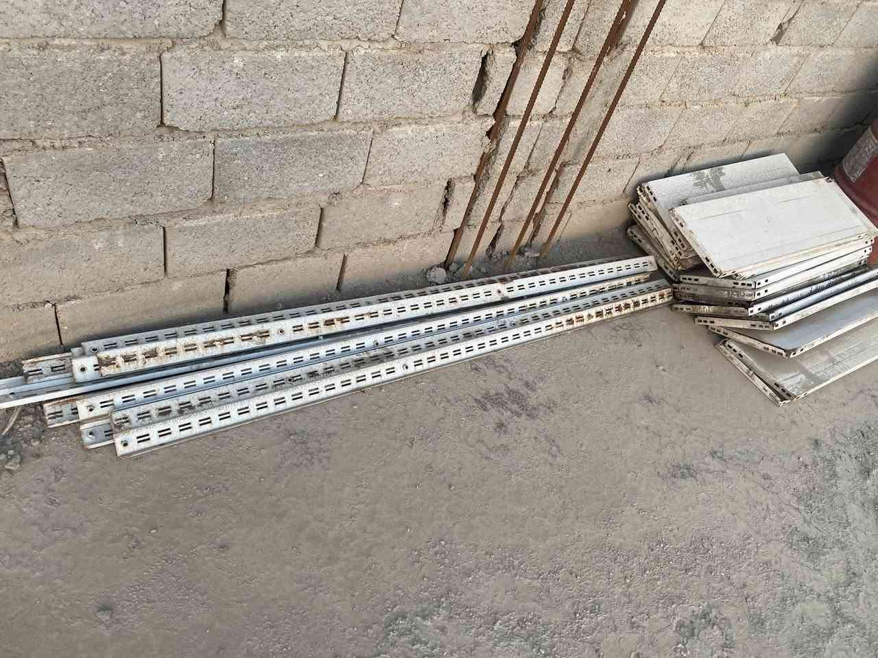 رفوف جداريه البيع 25قطعه مكان كربلاء ***********
