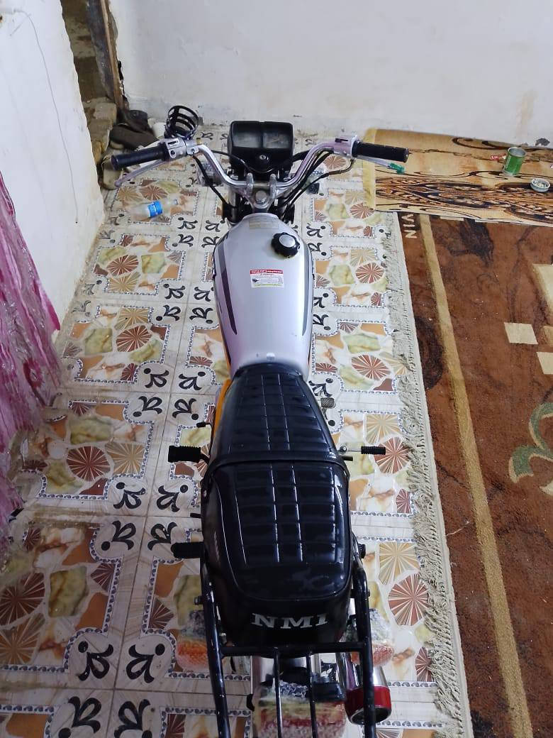 سلام عليكم  دراجه للبيع موديل 21 اوراق صولي مكينه ناعمه  سعر 650 وبيه مجال مكاني شارع نفط *********** تصال  وتساب
