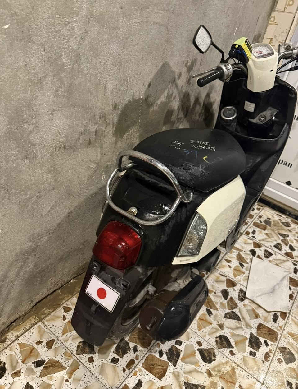 سلام عليكم دراجه للبيع ماكس بوليس دراجه نضيف  / ***********
