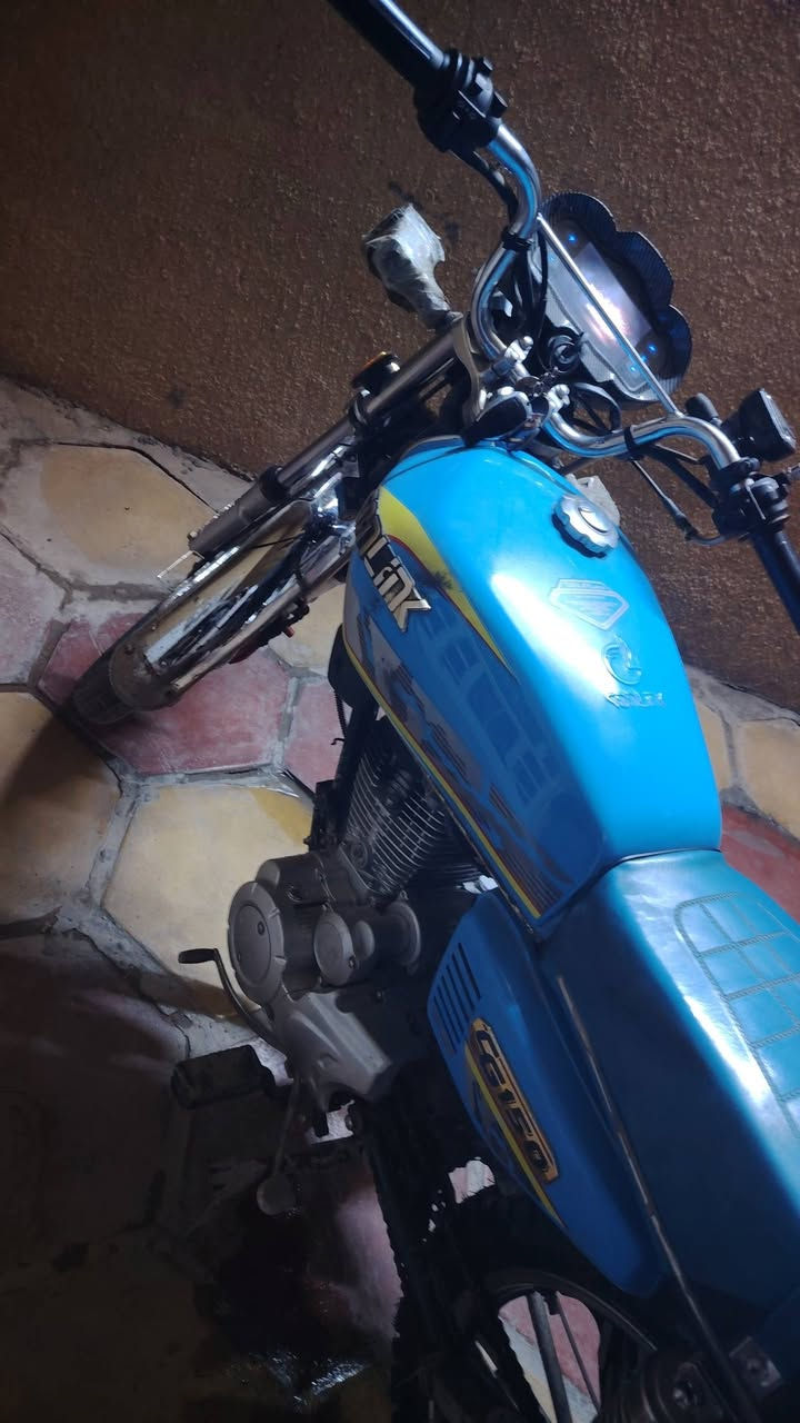 السلام عليكم دراجه ايرانيه سونك 2024 أوراق مكاني بغداد ***********
السعر 650 وبيها مجال مستعجل على بيعتها
