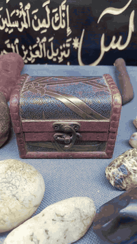 سبحان الذي ألجم الجن بكلماته خامة ملاكط متحجرة عليها أملاح مصورة وجوه ...