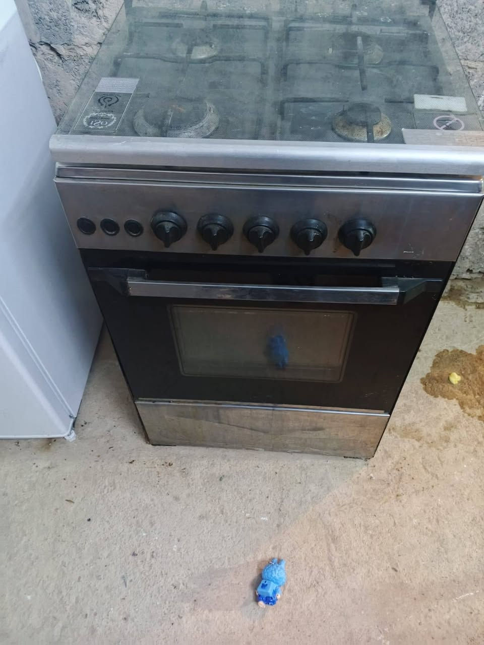 ثلاليج للبيع جدد بدون تصليح  مكاني بغداد مدينه الصدر ***********.
