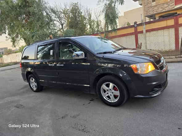 للبيع
سعر 128$
دوج كرفان  موديل 2012 ماشية 163 ألف
محرك ٦سلندر حجم ٣٦٠٠ كير اوتوماتيك شرط المحرك والكير ما مفتوح 
رقم نينوى  دولي رقم وسنوية جديد شرط التحويل 
بيها كوبون بانزين ⛽️ 
🚫 تبديل قطعتين وصبغ بخ ٣ قطع شرط شرط 
بدون دواخل شواصي وتكم ودوسات وبدنا امامي خلفي  شرط 
اربكات سليمة مرفوق صورها بأمريكا مع الصور 
مواصفات sxt 
٧ راكب  كشنات سياحي بلع كشن سايق كهرب
 ٣قطع تبريد ❄️
جامات فتل كهرب
ابواب وصندوق ميكانيك
  شاشة قلاب بلاد كامره 
فول تحكمات ستيرن كروز سرعة مانع انزلاق 
نظام ايكو تقليل بانزين 
طخم تاير ويل كب جديد 
موصل الايسر 
***********
***********
