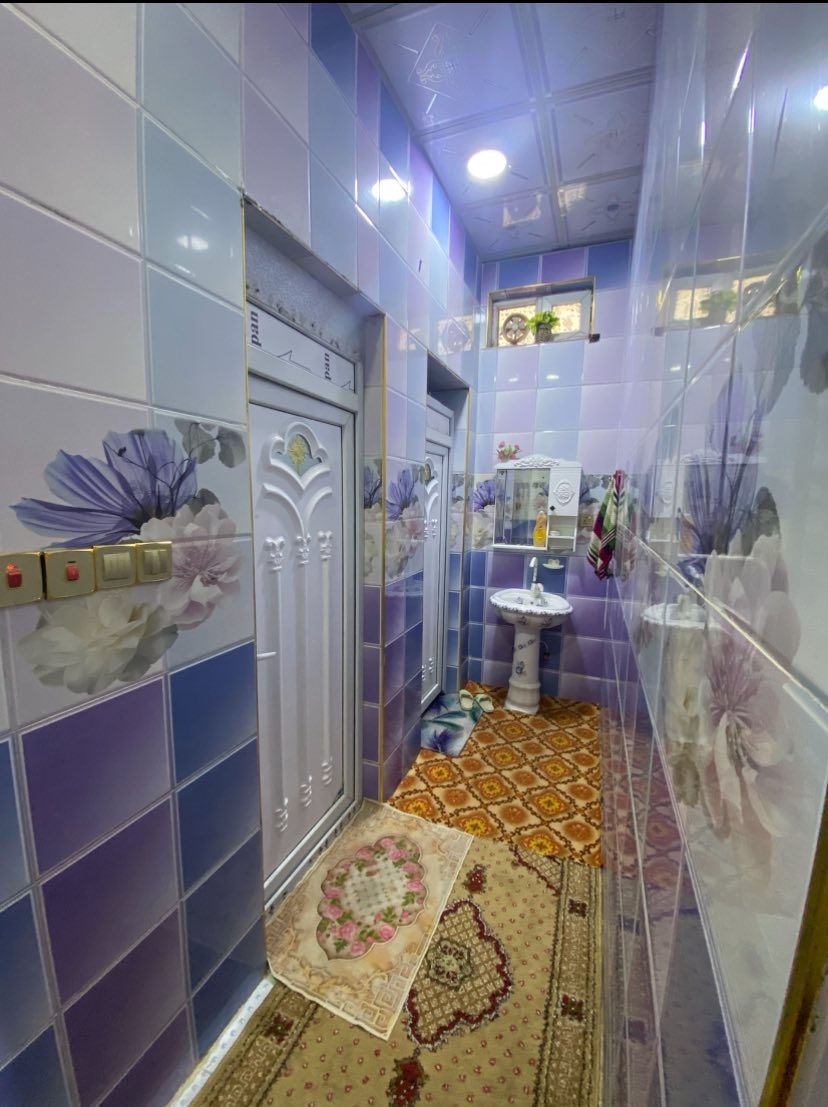 بيت مساحه 280 متر موقعه التنومة الاكوات الثانيه طابق واحد يحتوي غرفتين منام وصاله ومطبخ واستقبال وصحيات بناء 2020 طابوق  سعر 250 قابل للتفاوض ***********
