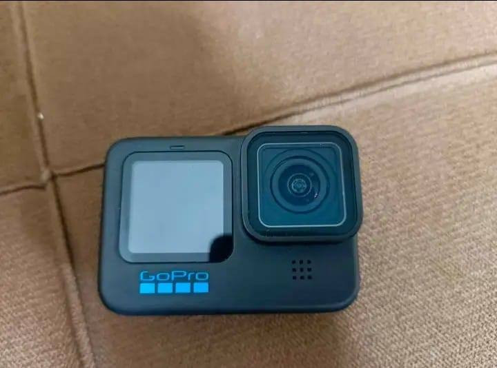 GoPro 11 Hero Black كامره كوبرو 11 هيرو بلاك
نظافه 100%
بيت بطاريات +بطاريات4+رام128+حقيبتين+ستاندات واحزمه يعني عده كامله + كفر حمايه ضد الماء 
تصوير بدقة 5.3K / 2.7K / 1080P
متوفر توصيل لجميع المحافظات ***********
