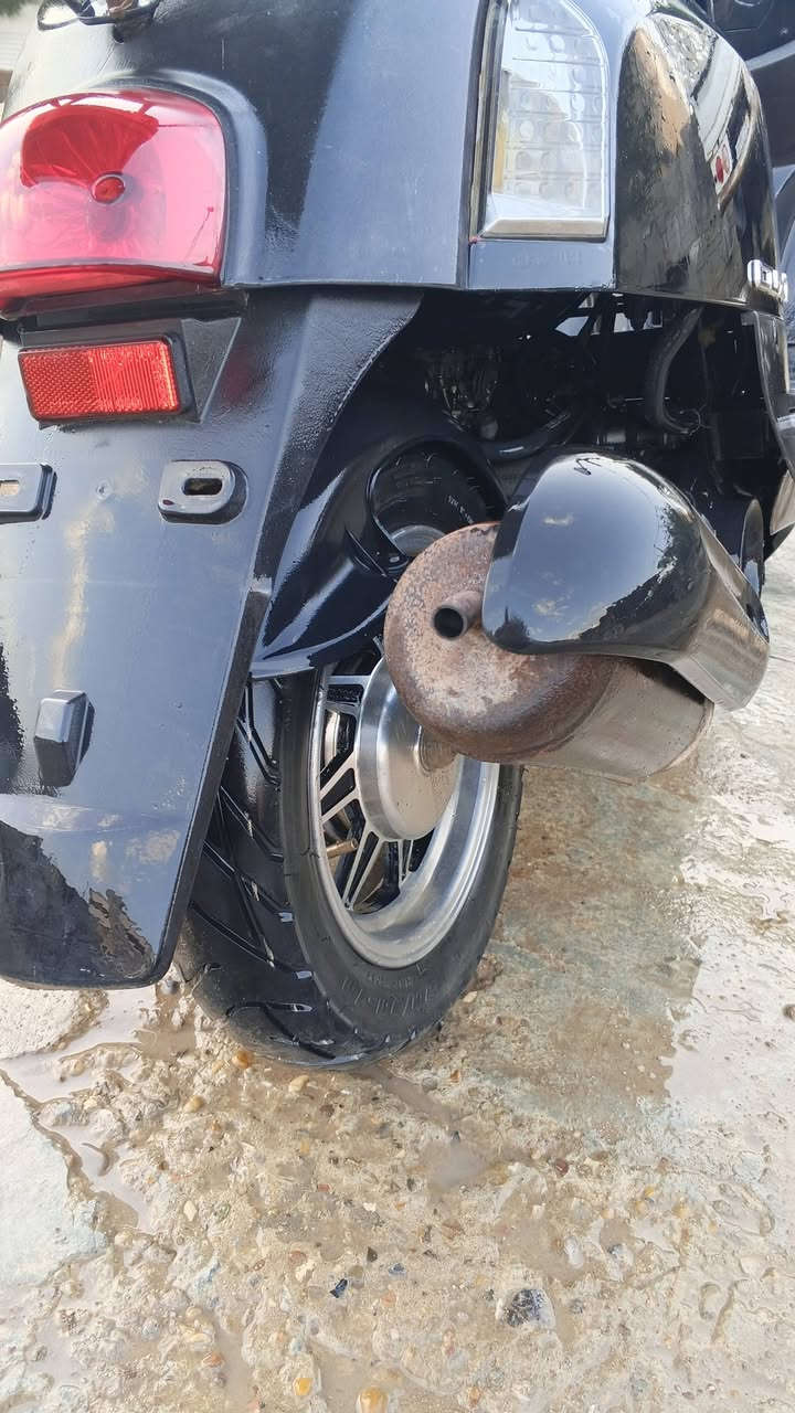 ماكس بوليسي 2008 كابريتر 
مكينة ما مفتوحة برغي ما مفتوح بيها بدون شخوط الدراجة 
الشراي يتصل مستعجل عالبيع 
***********
