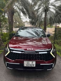 عندي كيا سبورتج اكس لاين موديل 2025 وارد امريكي ماشيه 611 mi السياره م...