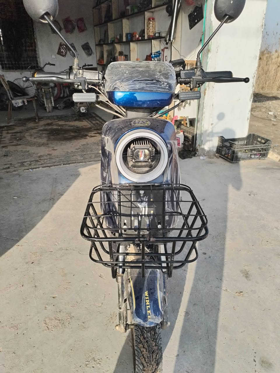 دراجـه. R9 لـلبيع
موديل 2025 جاهزه من كلشي
لايت عدسه اشاير ليـد تايرات جدد
بطاريات جدد شلعهه قويه
دراجه بعدها بل جيس السعر 700 وبيها مجال
***********
