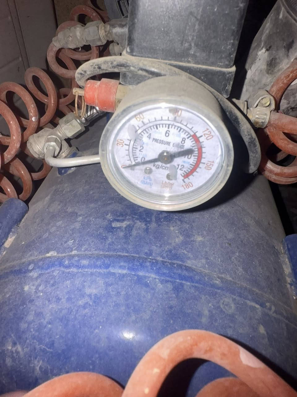 للبيع كمبريسر هواء نظافه 99‎%‎
صناعه اللماني باله
50 لتر
ماطور بدون قايش
يسحب 2 امبير 
الكيج 180 يفصل هوه تلقائي على 120
يتحمل حراره 80 درجه
ويا هديه مسدس رش صبغ سلستيل اصلي 
العنوان بغداد شارع فلسطين 
السعر 250 الشراي يتصل 

***********
