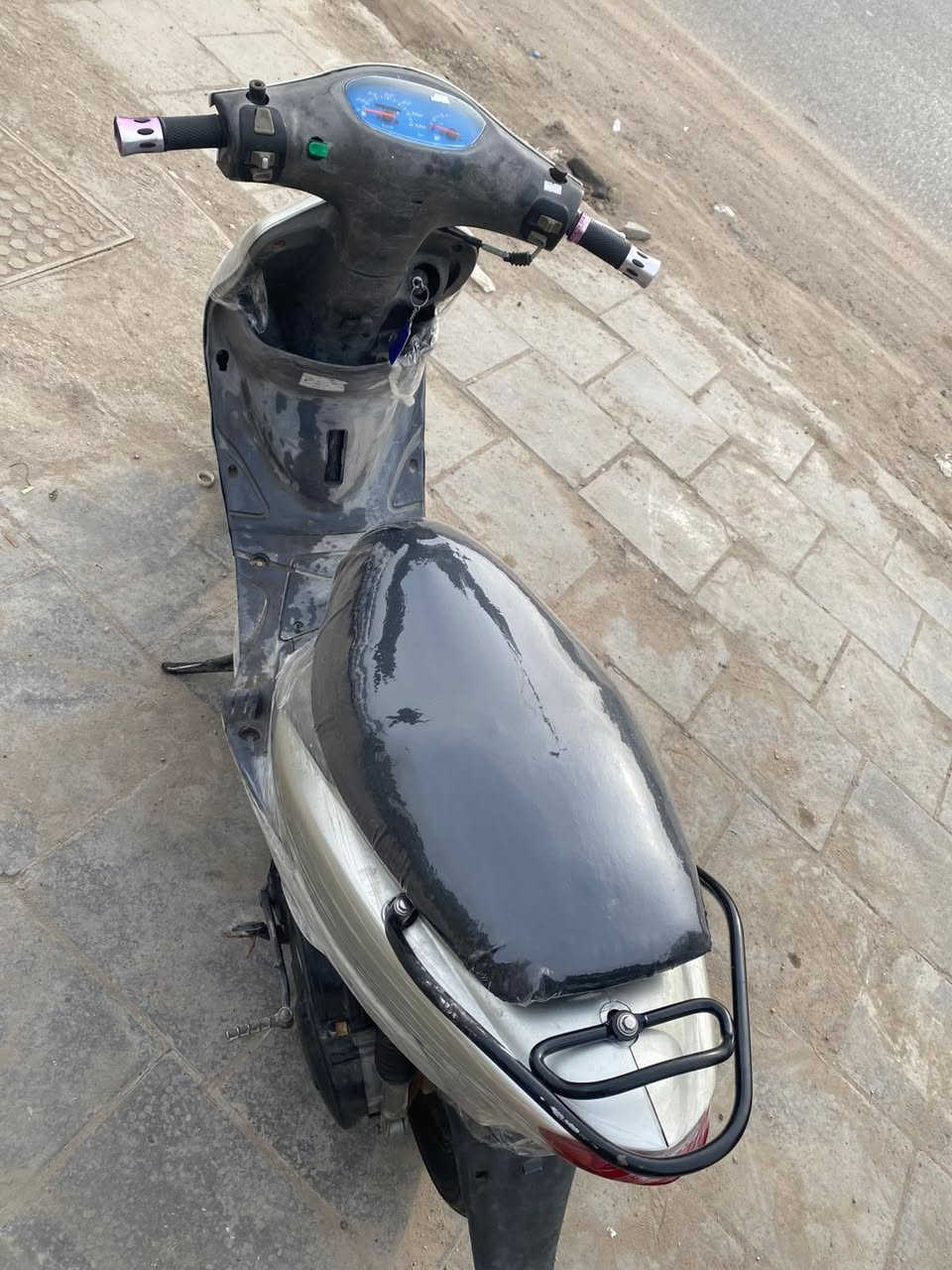 ماكس منفولي 120 دراجه شغاله هندر وسلف لايت عالي ناصي هورن كفرات مختمه السعر 300 للبيع فقط مكاني بغداد السيديه ***********
