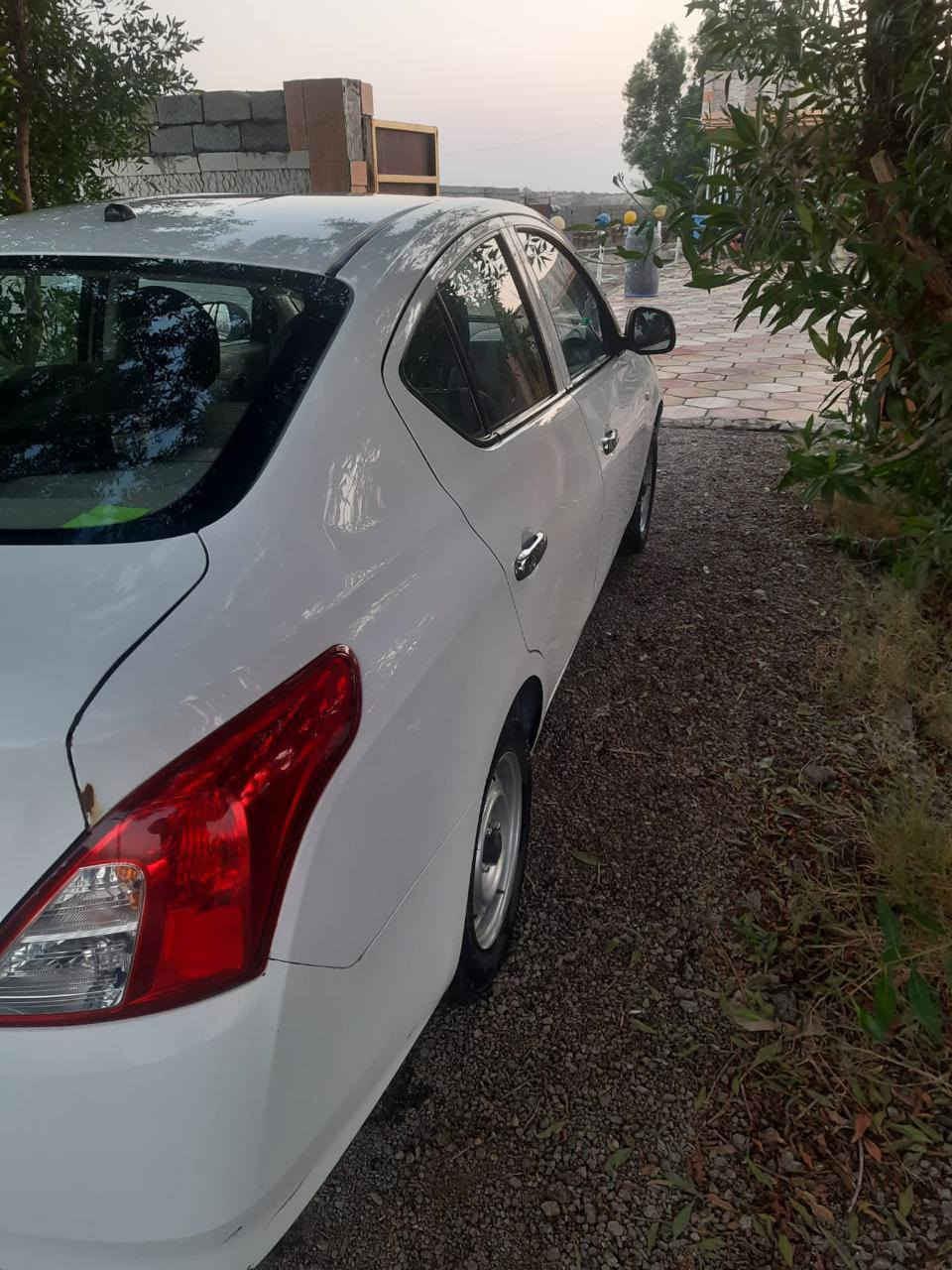 السلام عليكم
سني هندي موديل 22 
ضرر .. جاملغ امامي + بنيد + جنطه بارد فقط  باقي السياره كفاله صدر جديد تخم تاير جديد كير مكينه كفاله 
رقم اربيل سنويه بسمي 
مكان السياره بغداد 
سعر 118 وبيهه مجال 
ملاحضه اخوان اني مكلف بالنشر 
رقم صاحب السياره تحياتي للجميع 
***********
