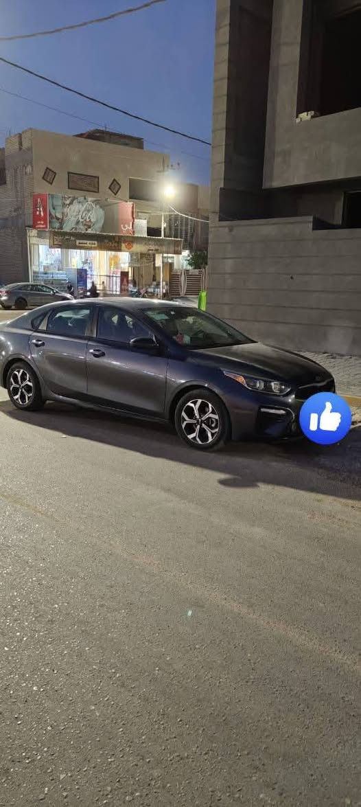 السلام عليكم للبيع كيا فورتي موديل 2019سياره جديدة على لبلاد ماشية 71مكينه وكير خيل من الله صدر جديد تايرات جدد تتفى تبريد خير من الله سعر 130وبيه مجال حك جيه والي ميعجبه يدعيلنه برزق  صور الحادث مرفوقه ويه صور وهذا رقم ***********
