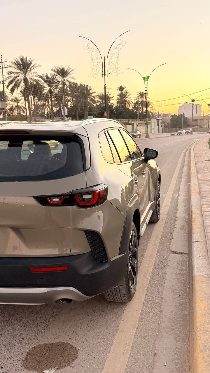 مازدا CX-50 موديل 2024 حادث خلفي بدون ايرباك سياره نظيفه وجديده مواصفات Meridian Edition
محرك 2.5 تيربو 
 فور ويل
فتحة سقف بانورما
كيج الكتروني
بصمة ابواب
فتح واغلاق ذكي بدون مفتاح
صندوق كهرباء 
بصمة تشغيل
بريك بصمة
شاشة دشبول ديجيتال
كير at
كاميرة خلفية
رادار امامي (تحديد مسار)
رادار جانبي (نقاط عمياء)
رادار خلفي (التحذير من الاصطدام)

ثلاث انظمة قيادة
NORMAL :
SPORT:
OFF-ROAD :
داخل مشمشي
كشنات جلد نابا
كشنات كهربائي
كشنات هيتر
كشن ذاكرة
قطعتين تبريد 
تحكم استيرن
مثبت سرعه
شاشه لمس كبيره
توقف ذاتي 
ماسحات اوتو
لايت اوتو
ترحيب وفتح وقفل ابواب اوتو
لايتات LED عدسة زينون بلادي
بكلايتات LED بلادي
وبعد هواي مواصفات والاهم ياباني ومتانه فول 
ماشيه 22 الف ميل صبغ فقط الصندوق 
السياره حره باسمي بدون رقم
مكان السيارة كربلاء
رقمي ***********
والسعر 210 ورقة 
((صورالحادث مرفقه بالمنشور)) كربلاء, العراق
