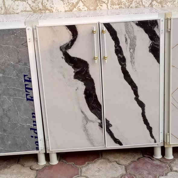 جزامه المنيوم ارتفاع متر عرض 80 السعر ٦٥ ألف دينار بابل الحمزه الغربي حي الدولار قرب عماره دكتور ناجي أتصال ***********
