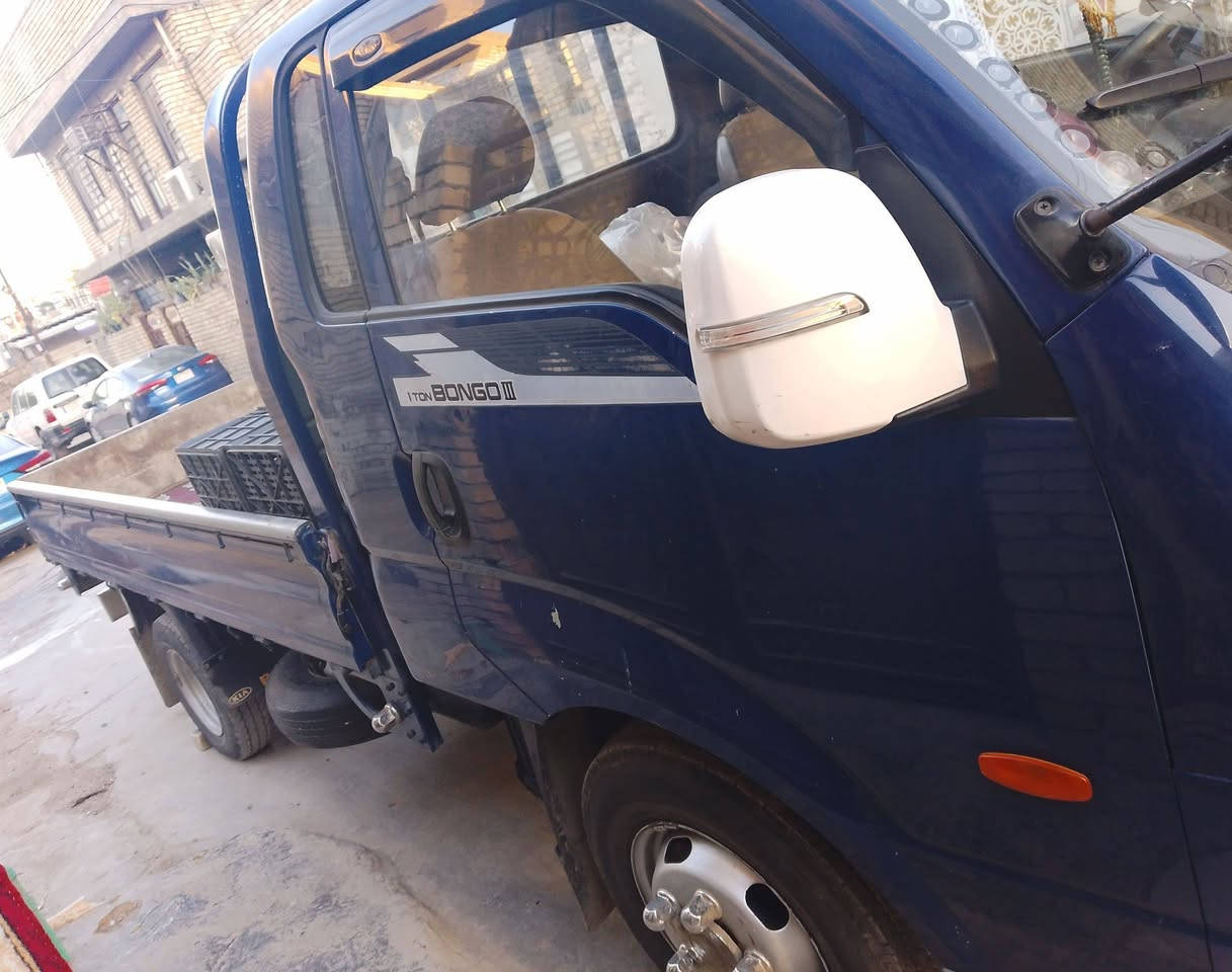 السلام عليكم سياره للبيع موديل 16 سياره بس بي بارد بالباب رشاد صبغ قليله باقي  السياره كفاله عامه رقم سياره بغداد الإنكليزي سعر سياره 130 رقم هاتف ***********
