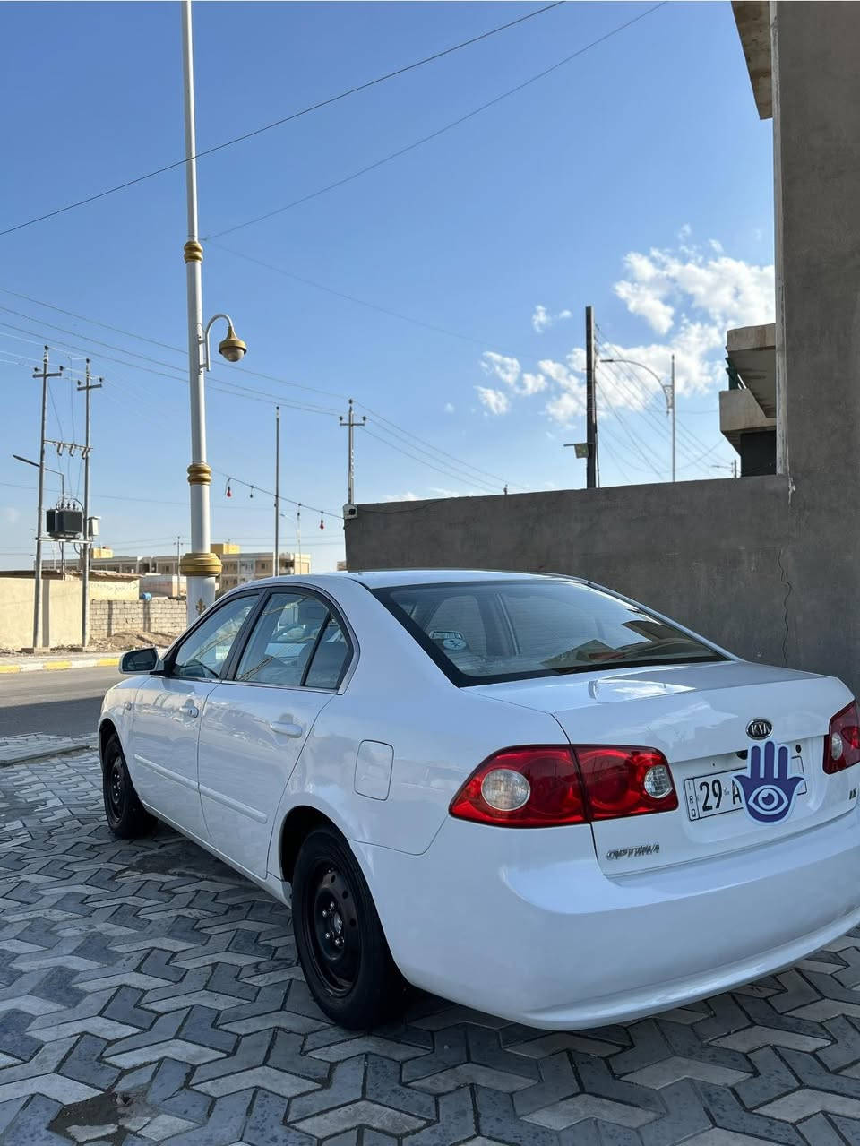 السلام عليكم 
كيا اوبتما  2008خليجي محرك 2000سياره خير من الله جاهزه كير محرك حداديه جديده تخم تاير  سياره بسمي تحويل ثاني يوم مكان ناصريا مركز 
للأستفسار ***********
