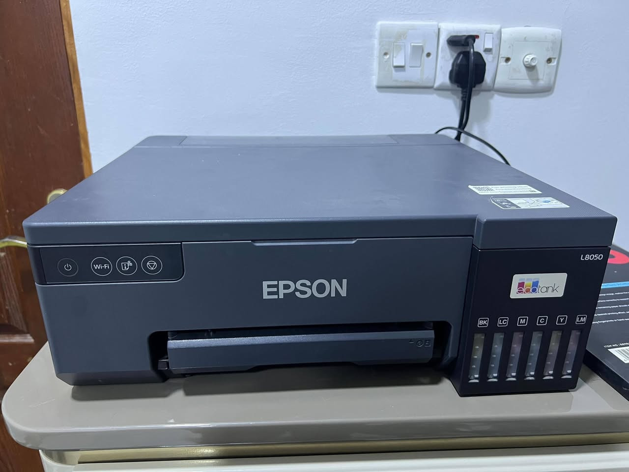 طابعه ابسون L8050 للبيع الطابعه قمة النظافه السعر 350 وبيه مجال للتواصل ***********
