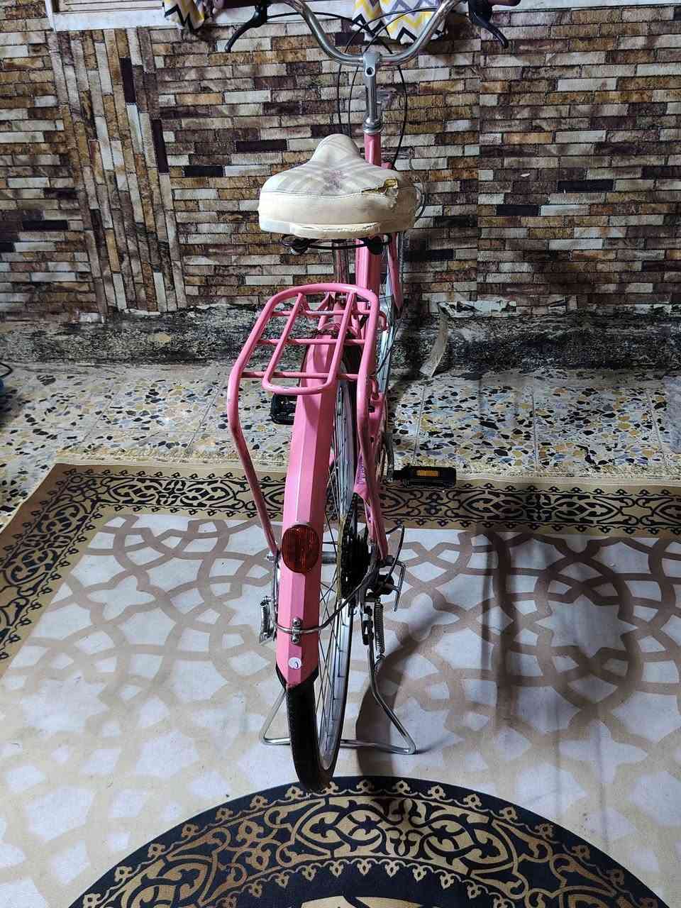 السلام عليكم بايسكل للبيع الحجم 26 السعر 100 وبي مجال  ***********
