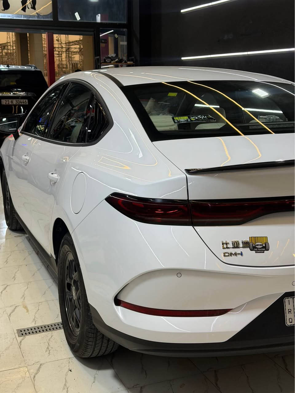 BYD كن بلاس 
2025 
مكفولة فقط رصعة بالجاملغ الامامي اليسار موضح بالصورة 
بعدها بحالة الوكالة مقرم كامل تحويل ثاني يوم 
مكاني السيارة بغداد المنصور
للاستفسار /***********
***********
السعر 18 مليون و 100 بغداد, العراق
