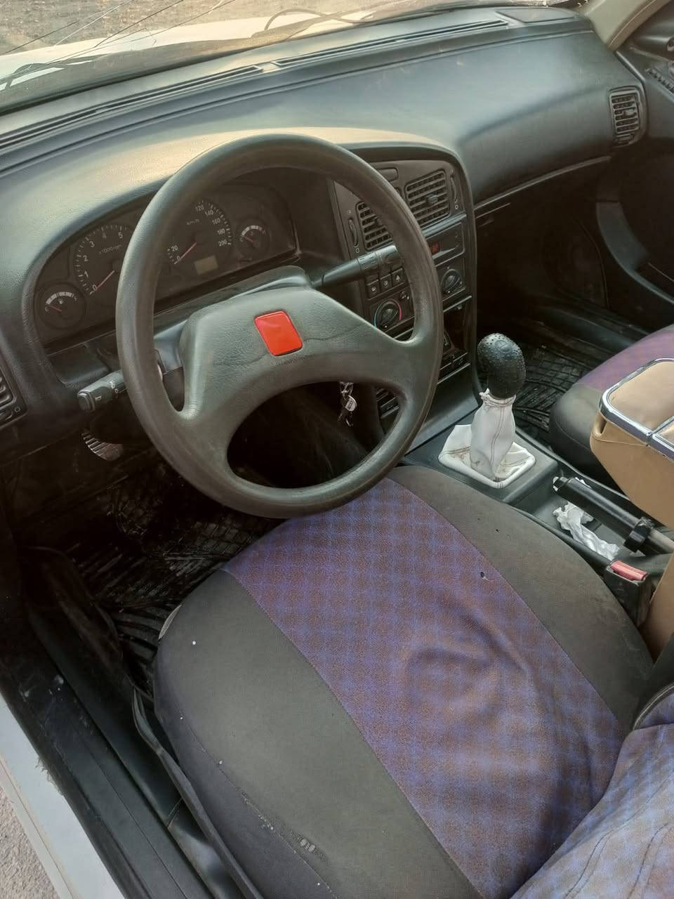 سلام عليكم
بيجو روئ موديل 2009
سنويه بسمي تحويل مباشر 
تخم تاير جديد 
مكينه جديده بلادي 
اكسل مال نيسان بيه
غرفته نضيفه 
لتواصل ***********
سعر 27 بيه مجال.
