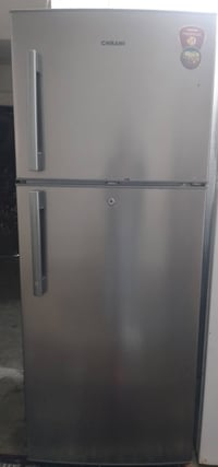 ثلاجة للبيع السعر 250 ألف وبيها مجال قليل هـ 07807328394