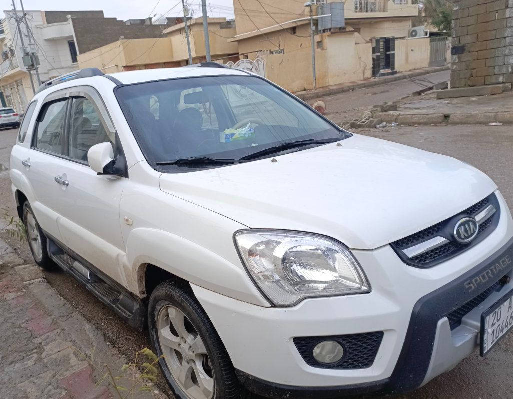 السلام عليكم سبورتج موديل 9 خليج حساسات خلفية كامرة شاشة 
الحادث فقط المواشر عليه باللون الأحمر ضرب خفيفة والباقي مكفول مراوس بسيارة خصوصي الاتصال بالرقم ***********
المكان بعقوبة
