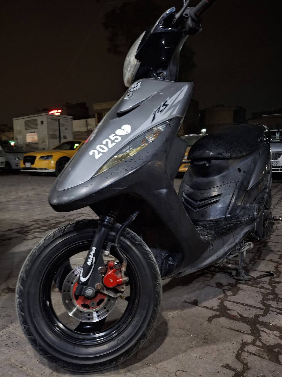 سلامو عليكم ماكس عدله دراجه كفاله عامه صارله ٦ اشهر نازله من الرنبه برغي ما مفتوح بيه مكاني مدينه الصدر رقم متوفر واتساب***********
