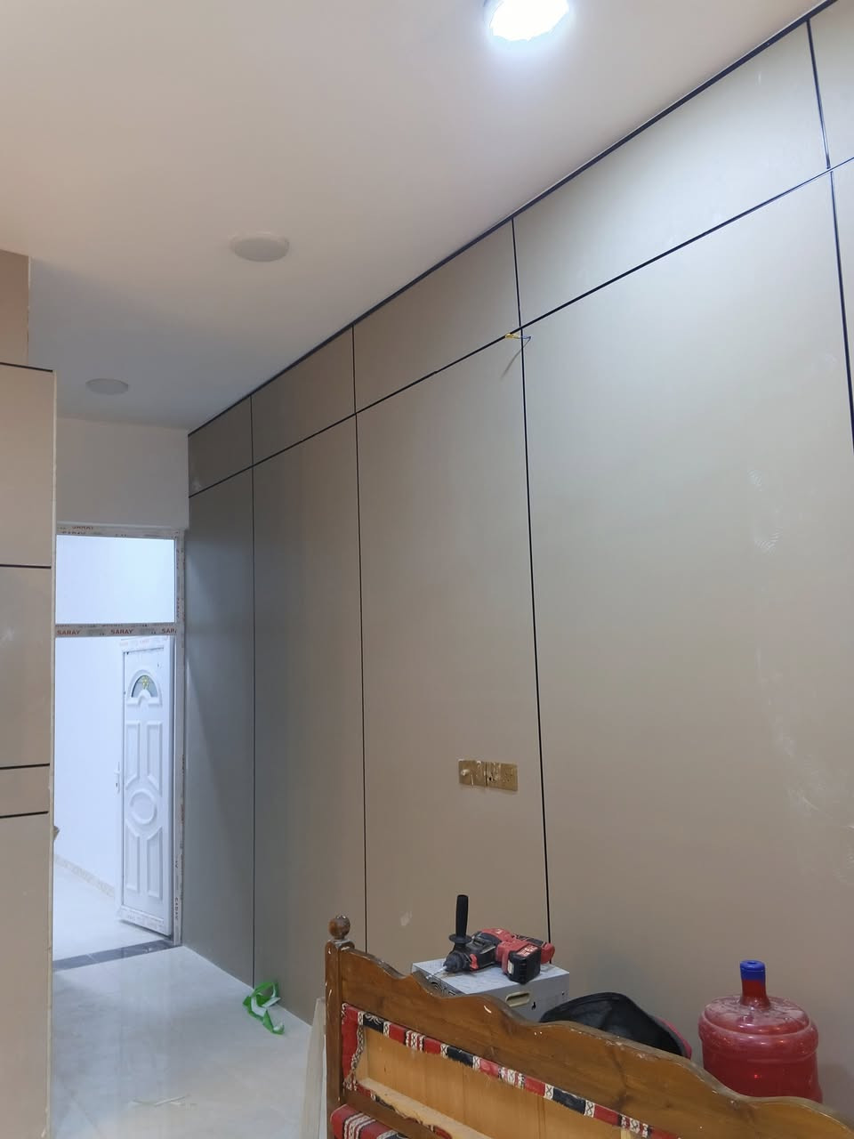 العنوان ديالى بعقوبه🏘
صبغ الدور . كادر متخصص .كافه انواع الاصباغ والديكور🏠  صبغ داخلي وخارجي 
 . ورق جدران .جبس بورد. ديكورات عامه 
  تغليف الجدران (ورق جدران).(سقوف ثانويه) .( زجاجي). (سحبات)..(بديل الخشب والرخام )
مانع رطوبه بجوده عاليه للاسطح 
ديكورات عامه . اسعار مناسبه .
دقه في العمل . سرعه الانجاز . ⚒️⚒️
للتواصل مراسله الصفحه او الاتصال على الرقم التالي
***********
اتصال + واتساب
@إشارة 
#متابعين
